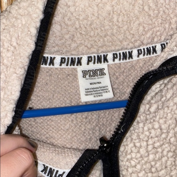 Victoria’s Secret PINK Sherpa Half Zip - Picture 2 of 2